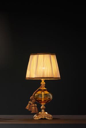 Euroluce Lampadari TESEO LP1 / Amber - настольная лампа производства Италии: фото, описание, характеристики, цена, отзывы